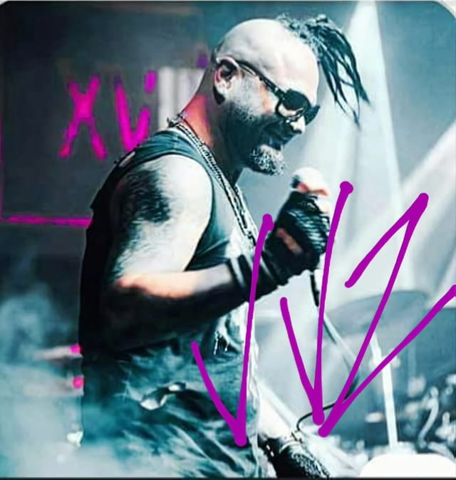 Live performance photo, Signed by Vikki Van Zant